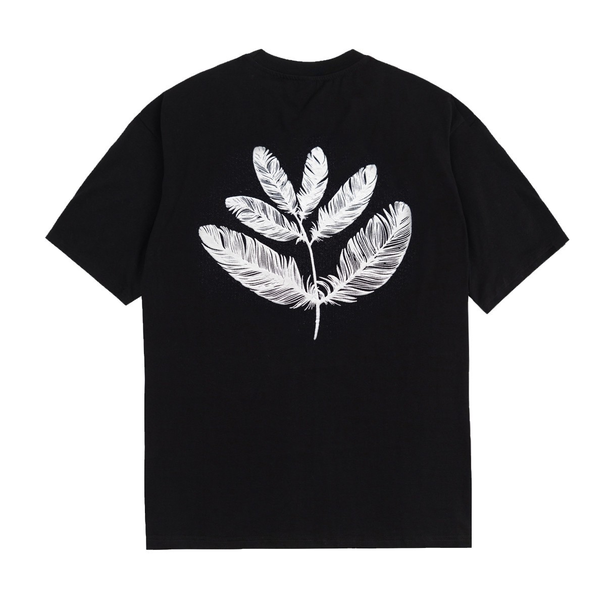 MAGENTA SKATEBOADRDS FEATHER TEE